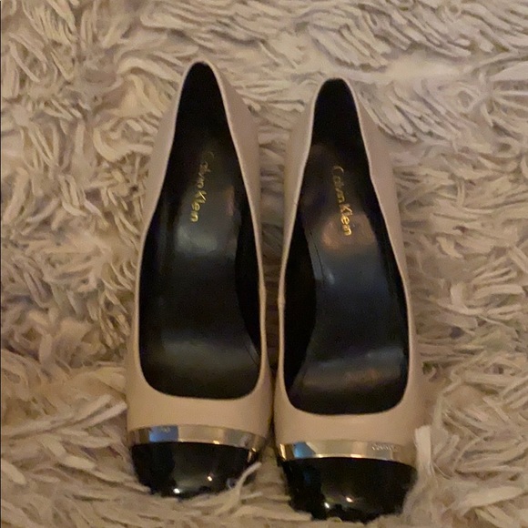 Calvin Klein - Picture 2 of 5